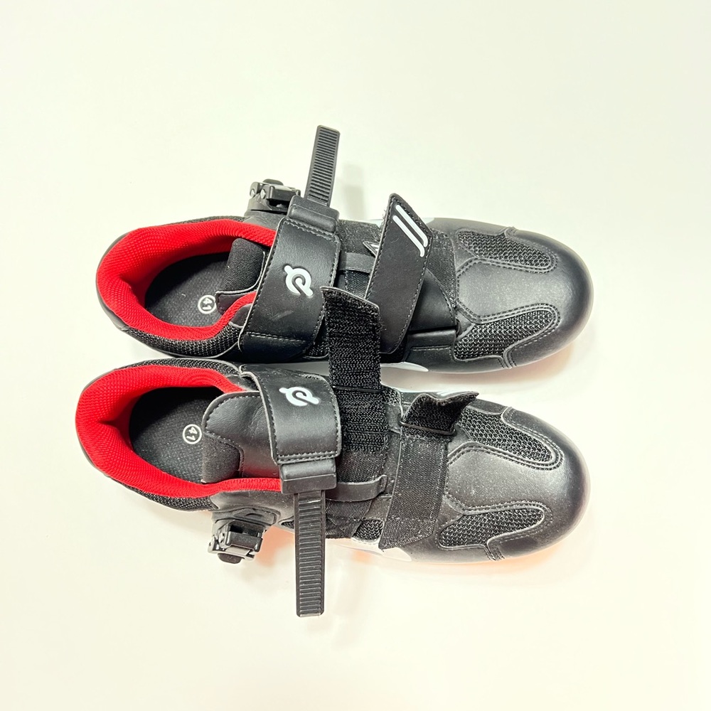 Beautiful New Leather Peloton woman’s clip on shoes size 41
